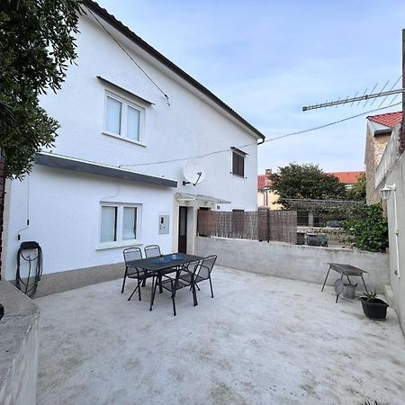 Holiday Home Omisalj Bagian luar foto