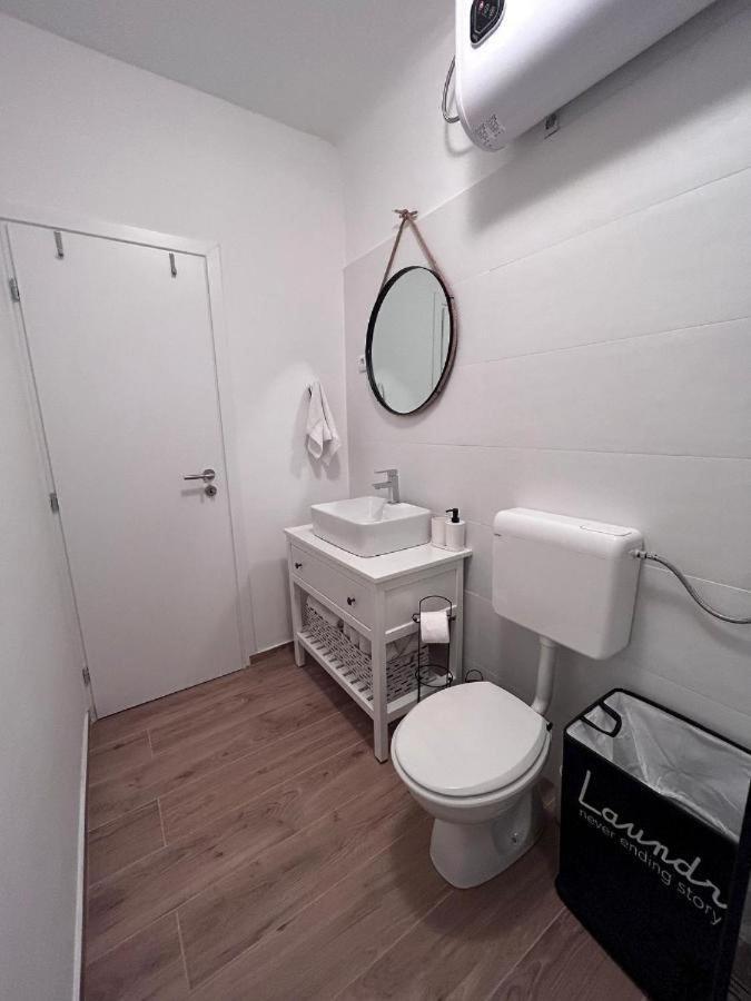 Holiday Home Omisalj Bagian luar foto