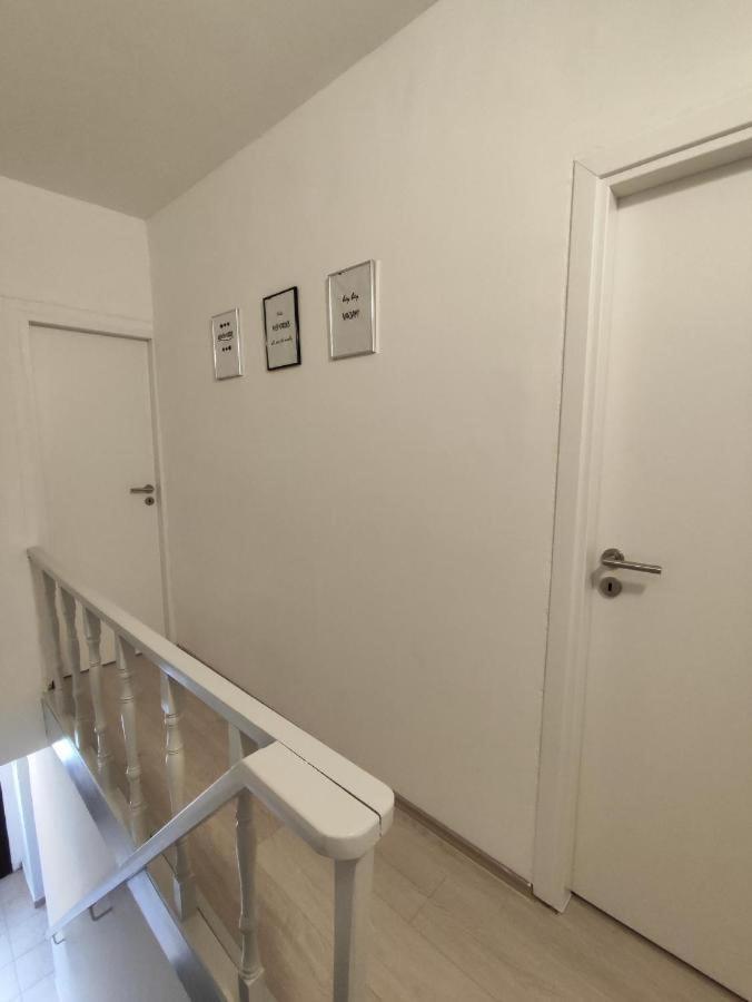 Holiday Home Omisalj Bagian luar foto